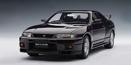 AUTOart: Nissan Skyline GT-R (R33) V-Spec - Purple (77323) in 1:18 scale