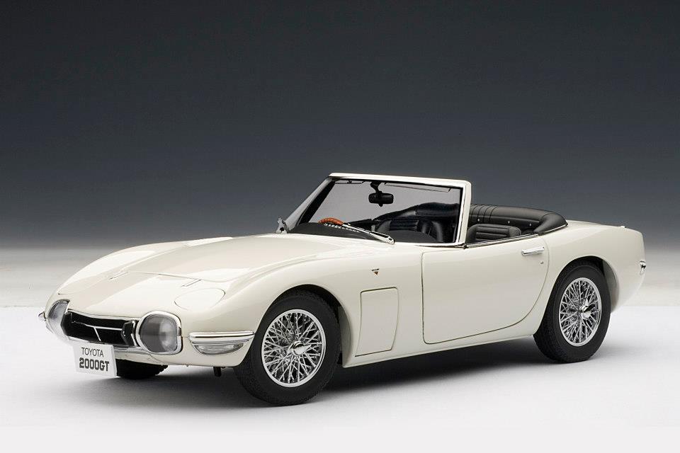 AUTOart: Toyota 2000 GT Cabriolet (Upgraded) - White (78736) in 1