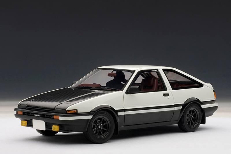 AUTOart: Toyota Sprinter Trueno (AE86) Initial D Version 2.0 - White  (78797) in 1:18 scale