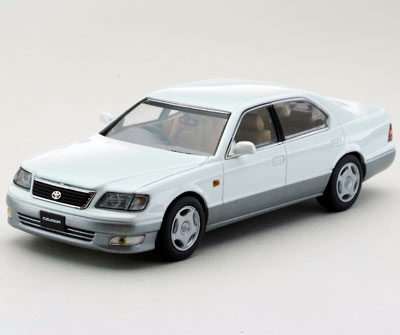 Kyosho: Toyota Celsior (20) - White w/ Beige Interior (03716W) in