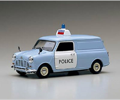 Kyosho: Mini Van Police - Blue (08193B) in 1:18 scale - mDiecast