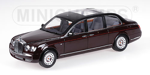 Minichamps: 2002 Bentley State Limousine 'Queens Car' (100 139700) in 1:18  scale