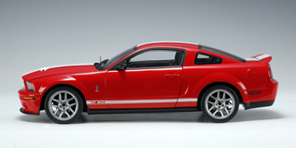 AUTOart: Ford Shelby Cobra GT 500 Concept - Red w/ White Stripe