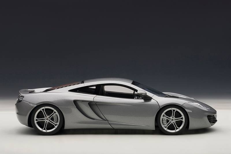 AUTOart: McLaren MP4-12C - Silver (76007) in 1:18 scale - mDiecast