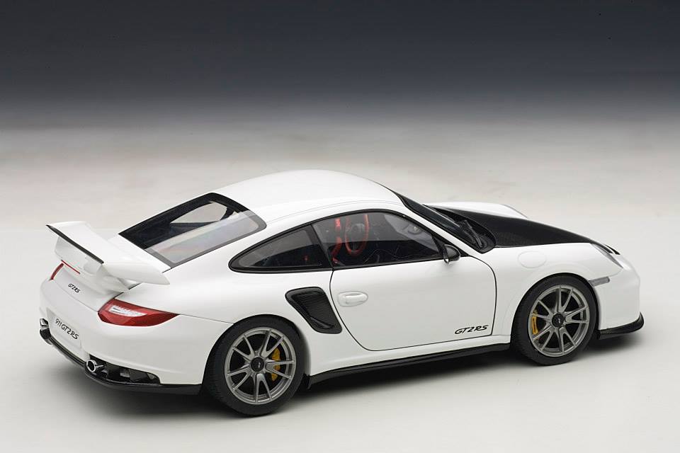 porsche 911 gt2 rs white 1:18