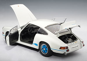 AUTOart: 1973 Porsche 911 Carrera RS 2.7 - White w/ Blue Stripes