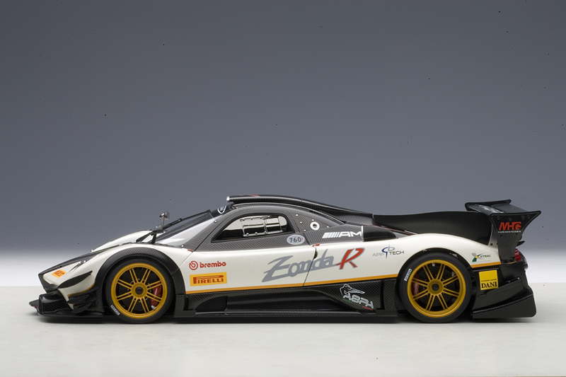 AUTOart: Pagani Zonda R EVO - Carbon Fiber / White (78271) in 1:18