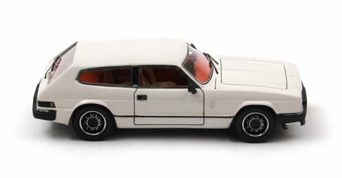 NEO Scale Models: 1980 Reliant Scimitar GTE - White (43745) in 1