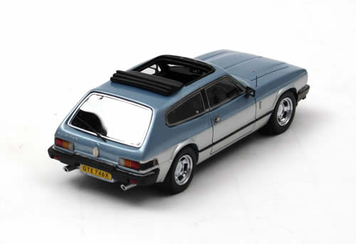 NEO Scale Models: 1980 Reliant Scimitar GTE - Silver over Blue