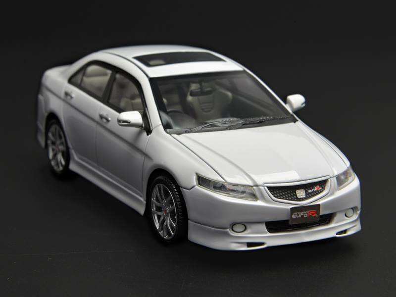 One Model: Honda Accord Euro R CL7 - White (2) in 1:43 scale