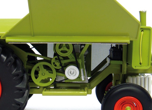 Universal Hobbies: Claas Jaguar 60 SF (2747) in 1:32 scale - mDiecast