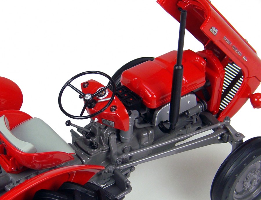 UNIVERSAL HOBBIES 1／32scale Massey Ferguson 830 【No.E2880