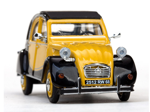 Louis Vuitton 18k Yellow Gold and Yellow Sapphire Citroen 2CV Car