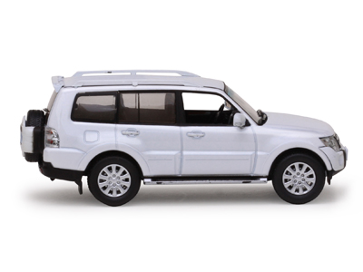 Vitesse: Mitsubishi Pajero - Pearl White (29320) in 1:43 scale