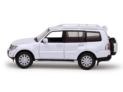 Vitesse: Mitsubishi Pajero - Pearl White (29320) in 1:43 scale