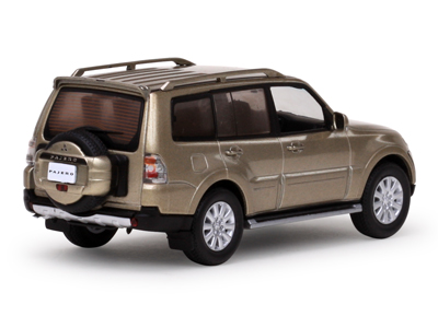 Vitesse: Mitsubishi Pajero - Platinum Beige Metallic (29321) in 1