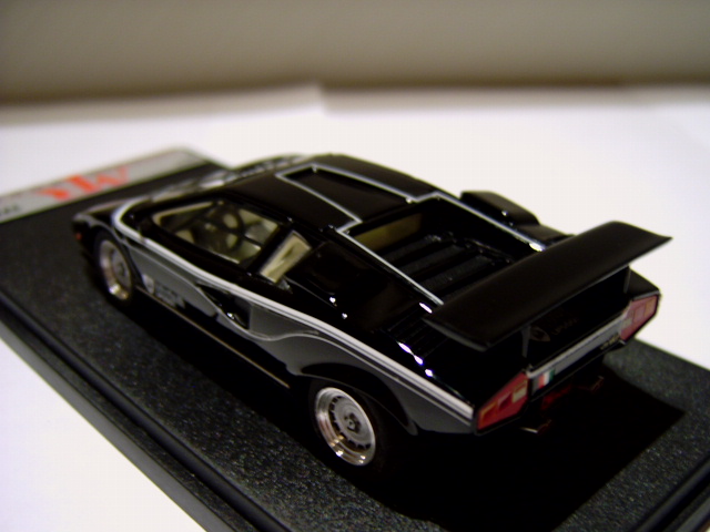 MR Collection: Lamborghini Countach LP 500 R in 1:43 scale - mDiecast