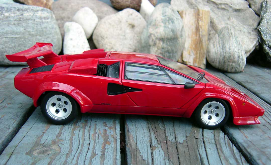 Kyosho: Lamborghini Countach LP500 - Red (08322R) in 1:18 scale