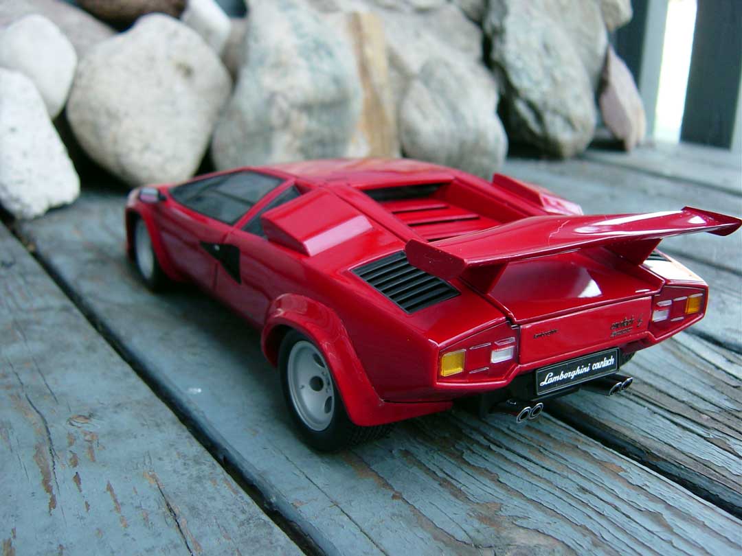 Kyosho: Lamborghini Countach LP500 - Red (08322R) in 1:18 scale