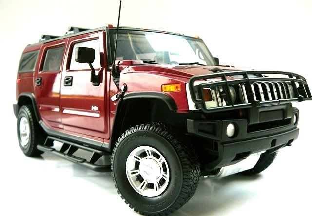 Highway 61: 2005 Hummer H2 - Red in 1:18 scale - mDiecast